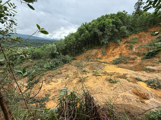 Đà Nẵng: Xã La Dêê ban hành thông báo khẩn vì nứt núi hơn 100 m