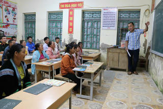 Nâng chất và lượng giáo dục vùng dân tộc thiểu số 