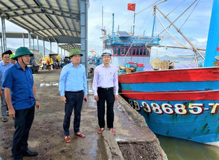 Chủ tịch tỉnh Gia Lai trực tiếp kiểm tra công tác ứng phó bão số 13