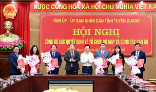 Tuyên Quang công bố nhiều quyết định về tổ chức bộ máy và công tác cán bộ
