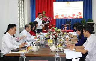 Phó Chủ tịch Hoàng Công Thuỷ cho ý kiến về đại hội Mặt trận tỉnh Khánh Hoà và Gia Lai 