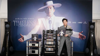 Tùng Dương ra mắt đĩa than đầu tay “The Voice-Timeless” với những tình khúc bất hủ