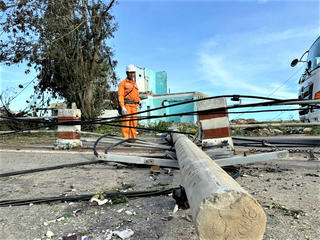 Gia Lai: Thiệt hại nặng sau bão số 13 làm 2 người chết, hơn 3.000 nhà tốc mái