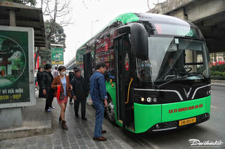 Hà Nội đã chuyển đổi hơn 20% số lượng xe buýt sang phương tiện xanh