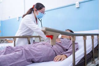 13 bệnh viện tại TP Hồ Chí Minh ghi nhận bệnh nhân nghi ngộ độc do ăn 'bánh mì cóc cô Bích'