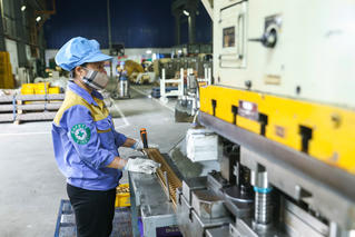 Chính phủ quyết định tăng lương tối thiểu vùng từ 1/1/2026