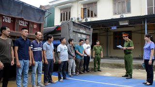 Quảng Ngãi: Triệt phá đường dây khai thác cát lậu quy mô lớn, khởi tố 8 đối tượng