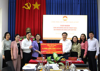 Tiếp nhận 5 tỷ đồng ủng hộ đồng bào bị thiên tai