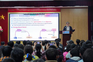 VinFuture mùa 5: 10 đại học chung tay thắp lửa tri thức cho thế hệ trẻ