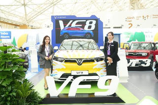VinFast chinh phục người tham dự Tuần lễ Công nghiệp và Công nghệ Việt Nam 2025 bằng dải sản phẩm xe điện ấn tượng