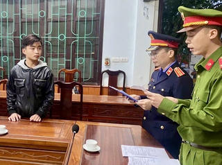 Hà Tĩnh: Nam sinh lớp 11 bị khởi tố, bắt tạm giam vì đánh bạn lớp dưới tử vong