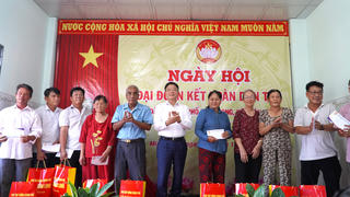 Phó Thủ tướng Chính phủ Lê Thành Long  dự Ngày hội Đại đoàn kết toàn dân tộc tại An Giang