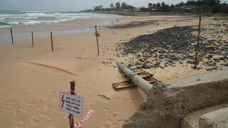 Quảng Ngãi: Ảnh hưởng bão số 13, cáp ngầm 22kV xuyên biển ở Lý Sơn bị lộ thiên mất an toàn