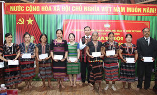 Lãnh đạo TP Đà Nẵng dự Ngày hội Đại đoàn kết toàn dân tộc ở xã biên giới