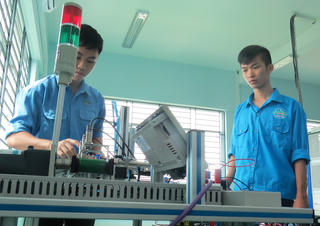 Hướng nghiệp sớm cho học sinh