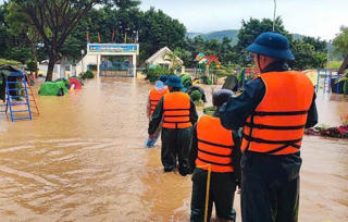 Lâm Đồng: Mưa lũ gây ngập nặng, thiệt hại hàng trăm hecta hoa màu