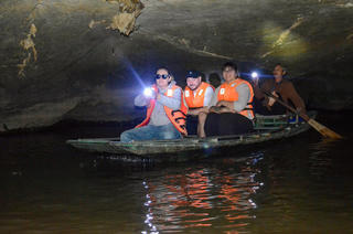 Khám phá hang Bụt, 'động Tiên' ở Ninh Bình