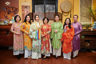 Trang phục truyền thống "lên đời" nhờ thiết kế hiện đại