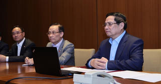 Thủ tướng: Huy động mọi lực lượng, bằng mọi cách cứu người trong mưa lũ