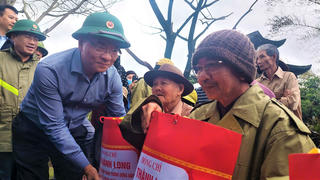 Phó Thủ tướng Lê Thành Long kiểm tra, thăm hỏi người dân vùng lũ tại Gia Lai