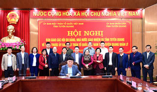 Bàn giao 21 hội do Đảng, Nhà nước giao nhiệm vụ về trực thuộc Ủy ban MTTQ Việt Nam tỉnh Tuyên Quang