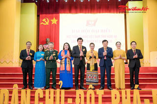 Bà Võ Thị Minh Sinh tái cử Chủ tịch Ủy ban MTTQ Việt Nam tỉnh Nghệ An