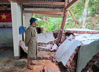 Đà Nẵng: Sạt lở đất uy hiếp, xã A Vương di dời khẩn cấp hộ dân thôn Bhlooc