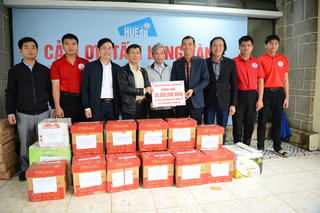 Nhiều trường đại học ở Huế chung tay hỗ trợ người dân vùng lũ