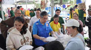 TP Hồ Chí Minh: Luôn ở bên hỗ trợ người dân vùng lũ