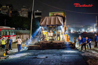 Hà Nội: Công nhân xuyên đêm thi công dự án Vành đai 2,5 để kịp về đích vào năm 2026