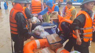 Bộ đội Biên phòng Khánh Hòa tiếp nhận gần 2.000 suất quà hỗ trợ người dân vùng lũ