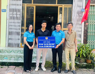 Nâng cao đời sống, gắn kết bền vững người lao động