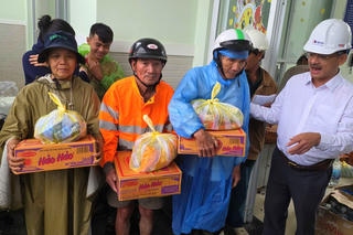 Tập đoàn Đèo Cả ủng hộ bà con miền Trung 20 tỉ đồng