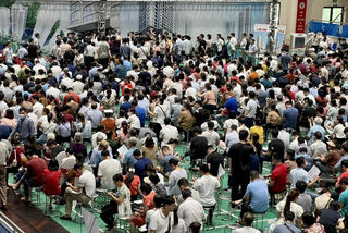 Mạnh tay xử lý “cò mồi”: Có dẹp được vi phạm mua, bán nhà ở xã hội?