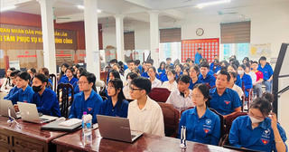 Hưng Yên: Xóa khoảng cách, đưa kỹ năng số tới người cao tuổi, nông dân