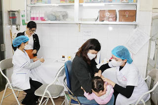 Gần 340.000 trẻ được uống Vitamin A trong chiến dịch đợt 2 tại Hà Nội