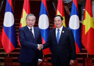 Tổng Bí thư Tô Lâm hội kiến Thủ tướng Lào Sonexay Siphandone