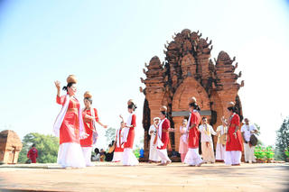 Chào đón năm mới ở “Ngôi nhà chung”