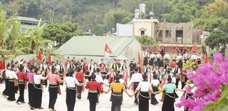 Đặt nền móng phát triển bền vững vùng đồng bào DTTS và miền núi