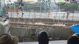 Vụ sụt lún “nuốt” 2 ô tô tại Đà Nẵng: Do thi công phần ngầm khu đô thị 