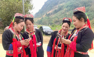 Đầu tư hạ tầng công nghệ hỗ trợ người dân vươn lên thoát nghèo