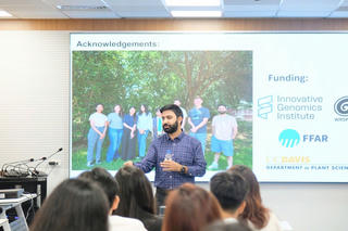 Khi khoa học chạm tới trái tim người trẻ