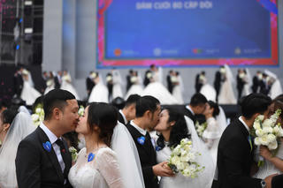 Lễ cưới đặc biệt của 80 cặp đôi hạnh phúc