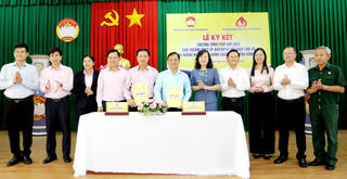 Đồng Nai mở tài khoản Quỹ “Vì người nghèo” tại Hội sở và 21 phòng giao dịch Ngân hàng Chính sách xã hội