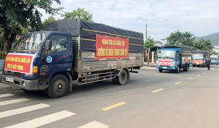 6 chuyến xe chở đầy nhu yếu phẩm đến miền Trung