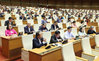 Quốc hội chốt cấm đầu tư kinh doanh thuốc lá điện tử, nung nóng