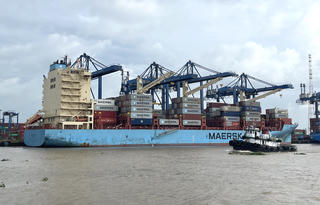 TPHCM mở rộng thu phí cảng biển: Khơi thông vận tải đường thủy