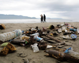 Tái sử dụng - hoàn trả: Loại trừ ô nhiễm nhựa trong 15 năm