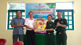 Bữa sáng thắm tình quân - dân nơi xã đảo Tiên Hải