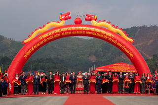Phó Chủ tịch Thường trực Quốc hội Đỗ Văn Chiến dự Lễ thông xe kỹ thuật dự án cao tốc Tuyên Quang - Hà Giang